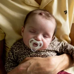 Tommee Tippee Ultra-Light Silicone Baby Pacifier 6-18m - Blue/Yellow - 4pk