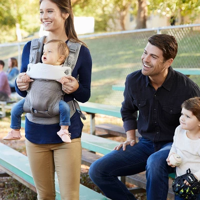 Graco Cradle Me 4-in-1 Baby Carrier 4 Graco Cradle Me 4-in-1 Baby Carrier - Image 2