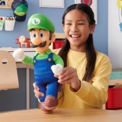 Nintendo The Super Mario Bros. Movie Luigi Poseable Plush -Baby World Shop GUEST 4b07e237 4cb4 45ea a068 60ad85e8204f