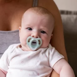 Tommee Tippee Ultra-Light Silicone Baby Pacifier 0-6m - 4pk -Baby World Shop GUEST b58eeae7 030b 4996 aae2 bc74b3bb1d0d