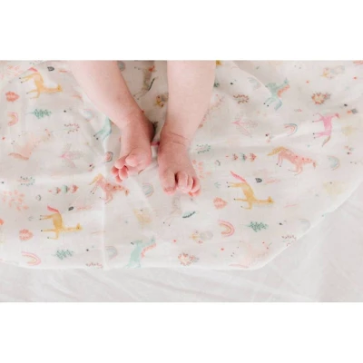 Loulou Lollipop Muslin Swaddle Blanket - Unicorn Dream 4 Loulou Lollipop Muslin Swaddle Blanket - Unicorn Dream - Image 2