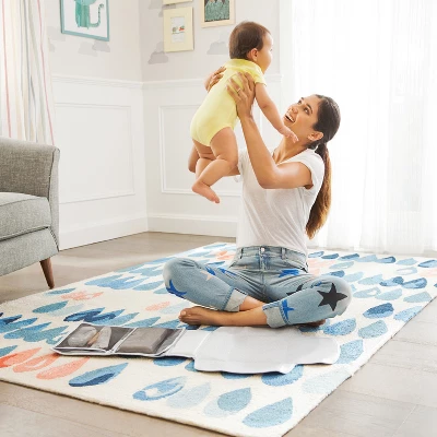 Munchkin Designer Diaper Change Kit 4 Munchkin Designer Diaper Change Kit - Image 2